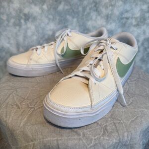 Women’s Nike Court Legacy Cream & Mint Tennis Shoes- Size 8.5